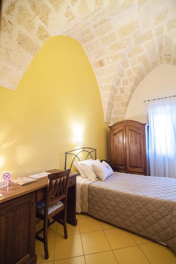 Laurito Resort & Spa Oria  Buitenkant foto