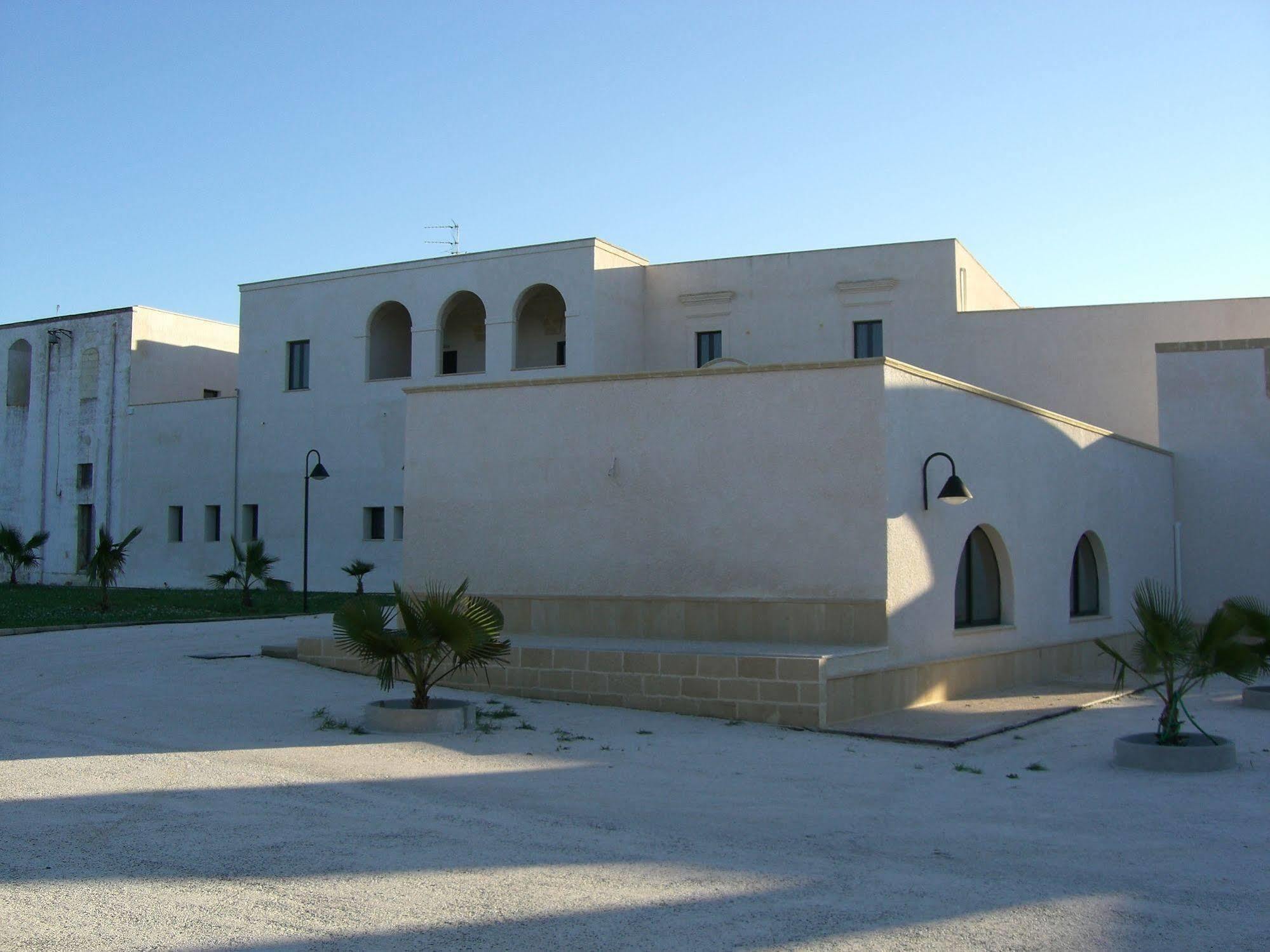 Laurito Resort & Spa Oria  Buitenkant foto